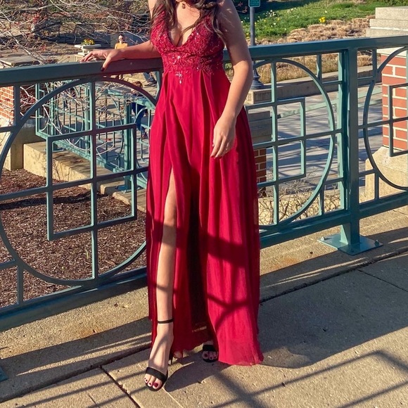 Wine red prom dress with leg slit. Size US12, great condition, only wore once - Picture 1 of 6